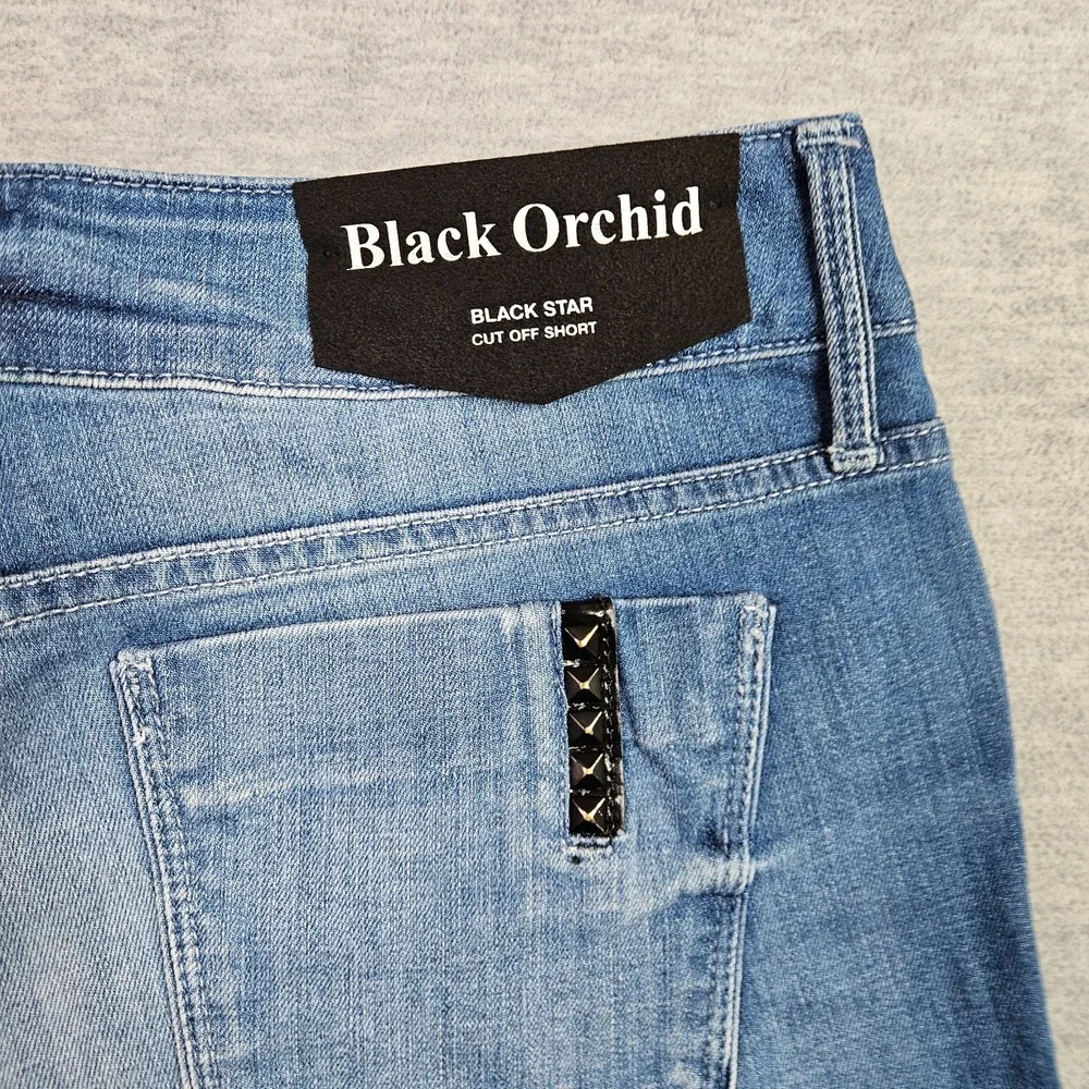 Black Orchid Denim Shorts Women Low Rise Distressed Frayed Hem Blue NWT Sz 31